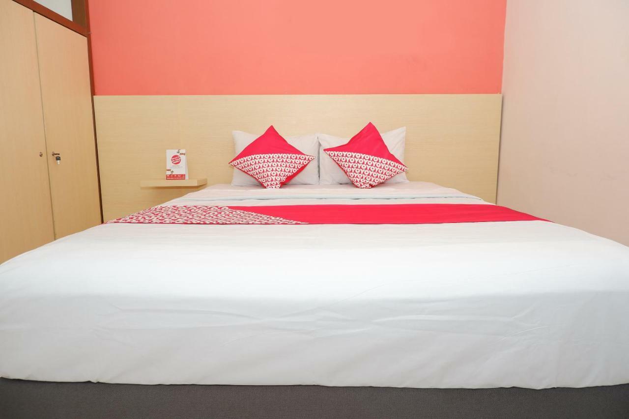 New Mira Hotel Семаранг Экстерьер фото