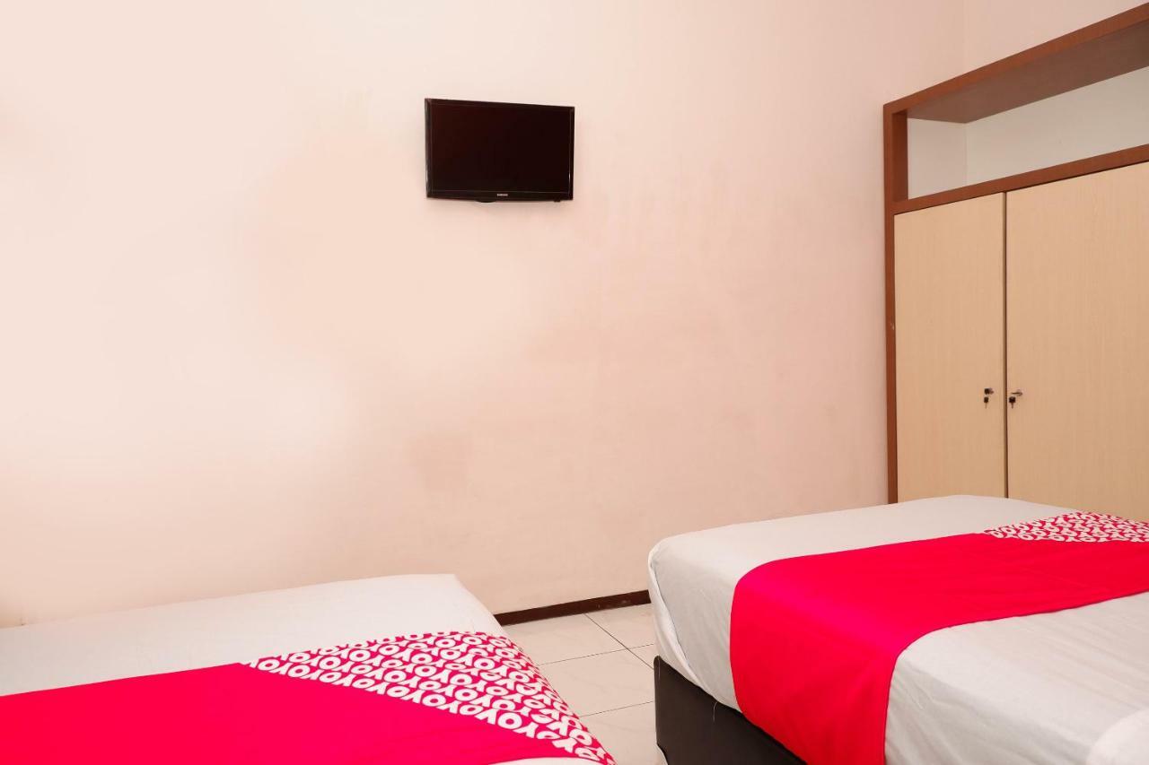 New Mira Hotel Семаранг Экстерьер фото