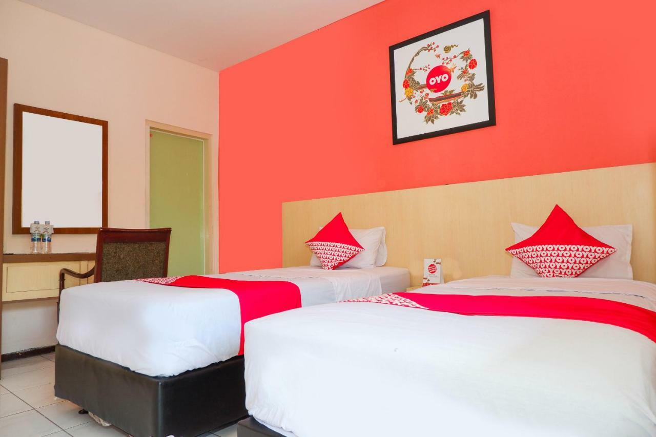 New Mira Hotel Семаранг Экстерьер фото